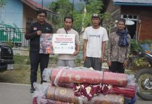 Akses Putus akibat Longsor, Dompet Dhuafa Salurkan Family Kit ke Kampung Rusip